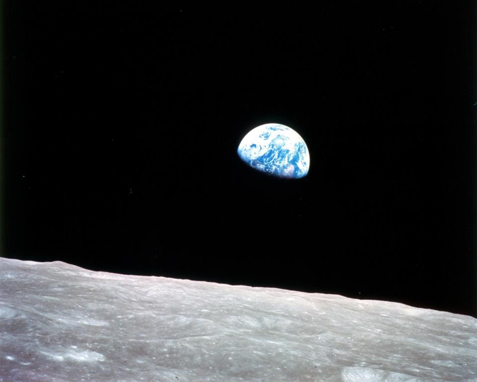 earthrise earth from moon apollo 8 nasa