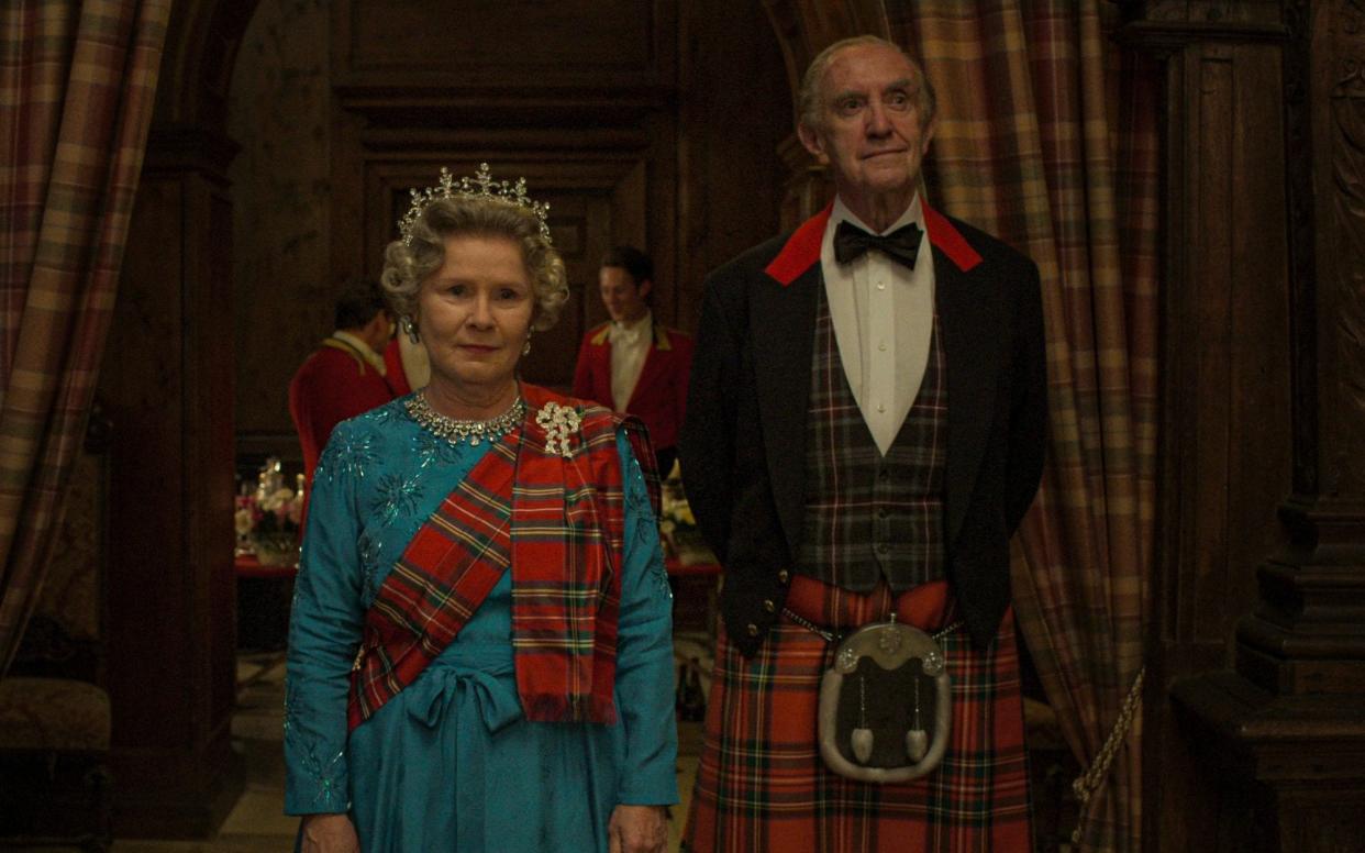 Imelda Staunton and Jonathan Pryce as Queen Elizabeth II and the Duke of Edinburgh in The Crown - Netflix