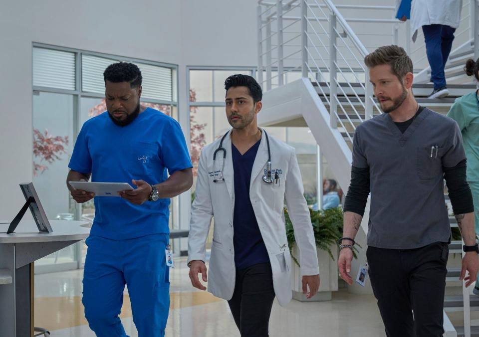 the resident l r malcolm jamal warner, manish dayal and matt czuchry in the fall finale family day episode of the resident airing tuesday, dec 6 800 902 pm etpt on fox photo by fox via getty images