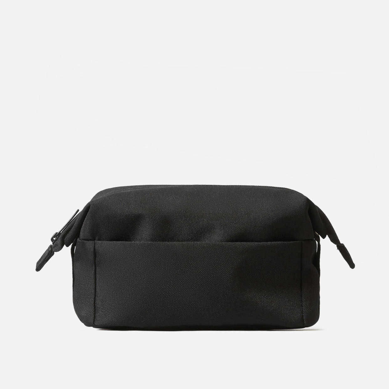 <p><a href="https://go.redirectingat.com?id=74968X1596630&url=https%3A%2F%2Fwww.everlane.com%2Fproducts%2Fmens-renew-catchall-case-black&sref=https%3A%2F%2Fwww.redbookmag.com%2Flife%2Ffriends-family%2Fg44098003%2Fcheap-fathers-day-gifts%2F" rel="nofollow noopener" target="_blank" data-ylk="slk:Shop Now;elm:context_link;itc:0;sec:content-canvas" class="link rapid-noclick-resp">Shop Now</a></p><p>The ReNew Catch-All Case</p><p>$30.00</p><p>everlane.com</p>