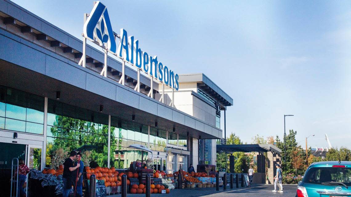 Idaho-based grocery store Albertsons has many Boise locations including this one at 1219 S Broadway Ave. pictured on Oct. 14, 2022. Kroger says it plans to buy Boise’s Albertsons chain. Kroger announced that it will merge with Albertsons.