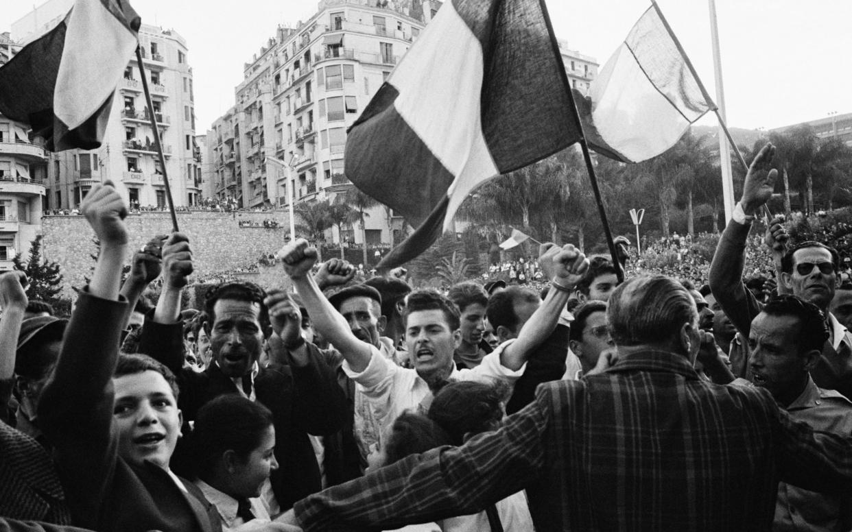 Demonstration in Algiers for French Algeria in the 1950s - Daniele Darolle/Sygma