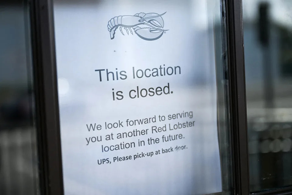  red lobster closed sign economy financial (Patrick T. Fallon / AFP - Getty Images)