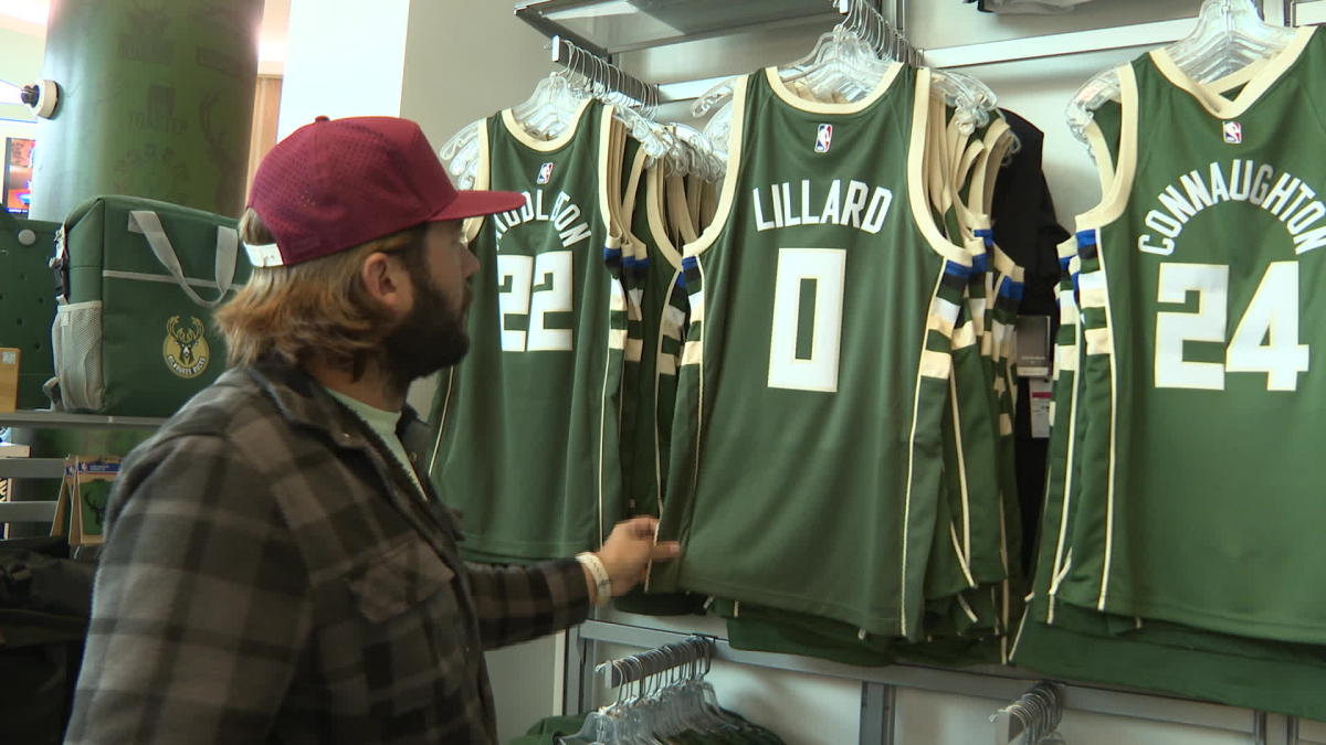 Damian Lillard jersey; Bucks sell limited quantities to fans