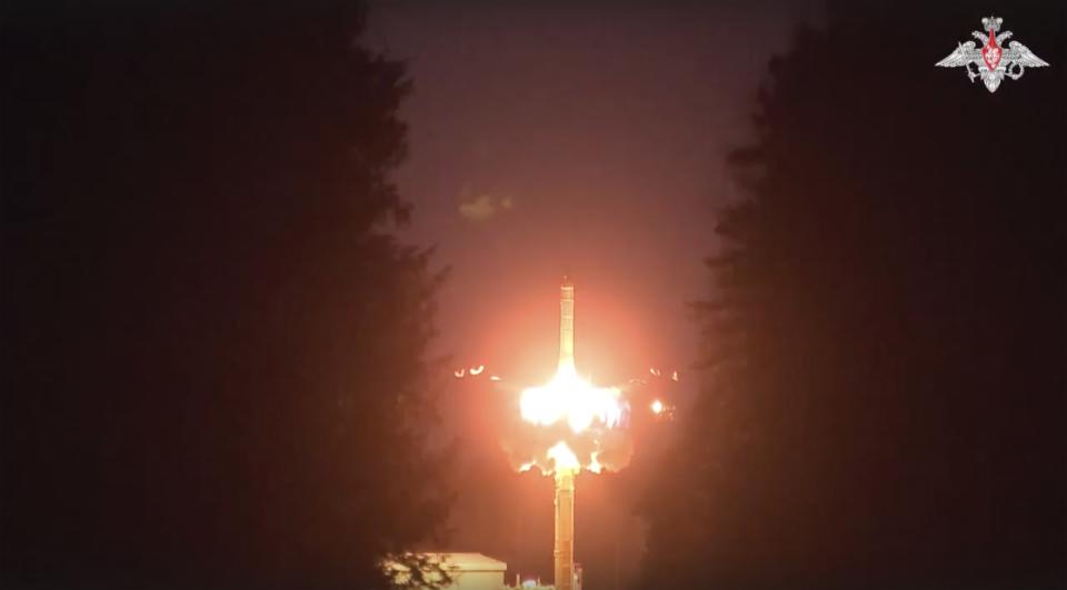 克里姆林宮25日在宣布進行核子演習的聲明中說，「演習期間實際發射了彈道飛彈與巡弋飛彈。」（Russian Defense Ministry Press Service/美聯社）