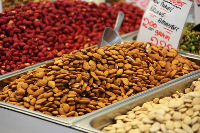 El mejor snack, los frutos secos. Bajos en grasas saturadas y una buena fuente de Omega 3 y Vitamin E. (Foto: Getty)