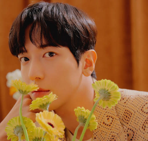 Jung Yong-hwa's first Chinese EP album 'Stay in Touch' will be released on his birthday, 22 June