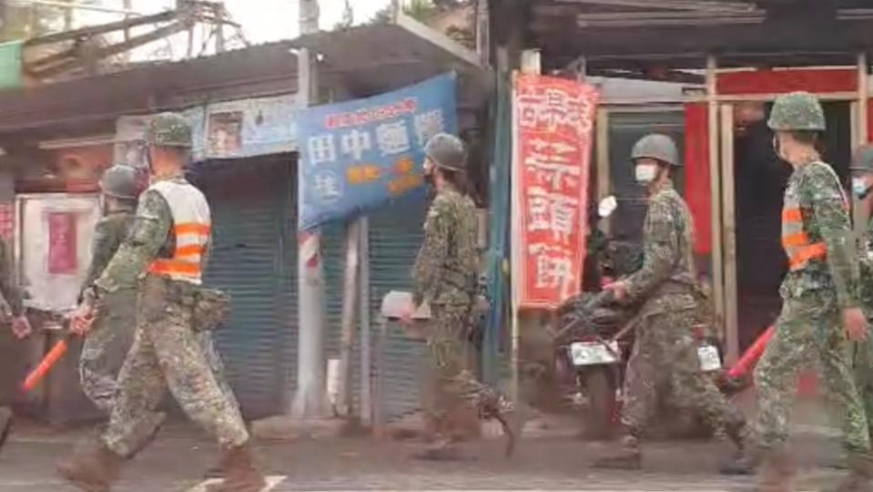 軍人正在進行雲林縣的教召訓練。（圖／笨港公堂社員提供）