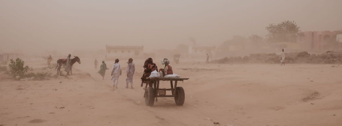 A sandstorm ravages the Adrè refugee camp.<span class="copyright">Nicolò Filippo Rosso</span>