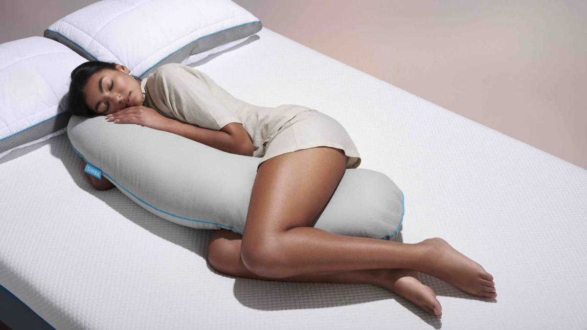 Simba’s new Cooling Body Pillow is a side sleepers’ dream