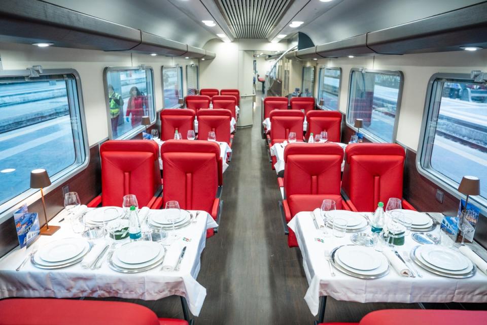 Dine in style onboard the Rome to Cortina d’Ampezzo train (FS Treni Turistici Italiani)