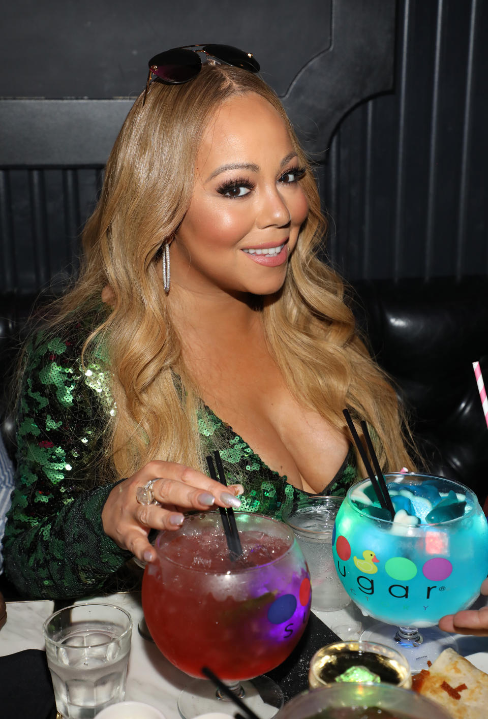 <p>Mariah Carey estuvo en el Sugar Factory American Brasserie de Miami junto a sus bellos hijos Moroccan y Monroe y allí dio mucho de qué hablar por cuenta de un minivestido verde que le quedaba tan ajustado que casi no le permitía respirar bien y que contaba con un profundo escote/ Getty Images </p>