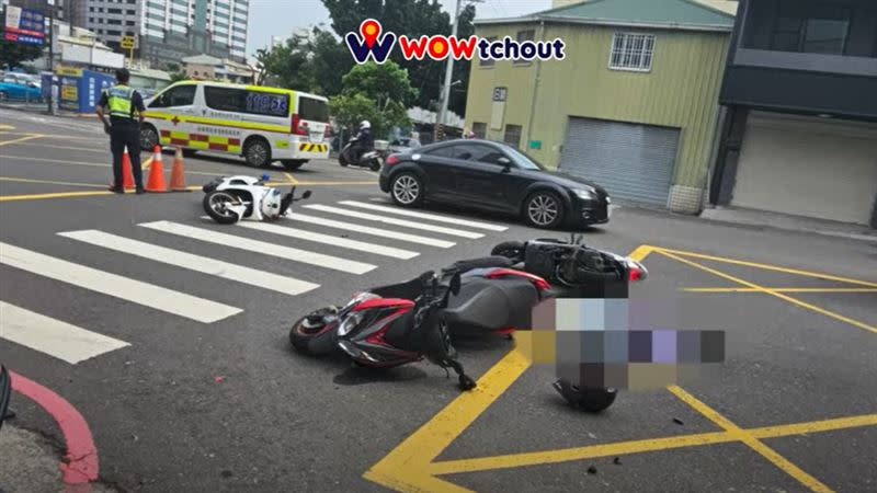 台南日前發生3機車追撞事故。（圖／翻攝自YouTube頻道「WoWtchout-地圖型行車影像分享平台」）