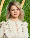 <p>Gomez’s shockingly blond ‘do accentuates her bold brows. (Photo: Getty Images) </p>