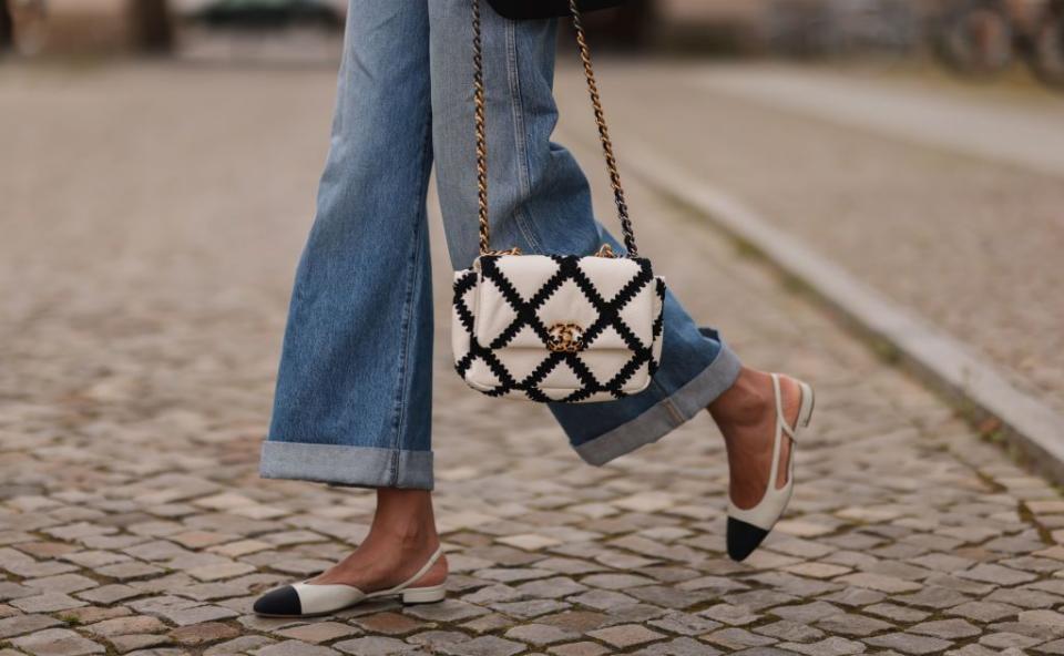 chanel bag street style