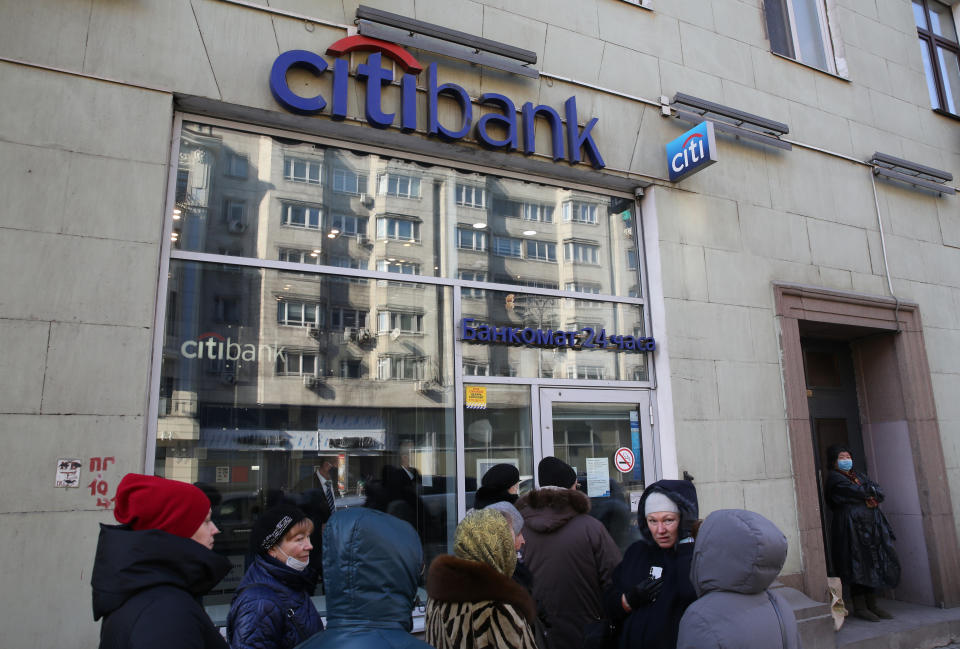 People queue outside a branch of Citi Bank at 1st Tverskaya-Yamskaya Street, March,16, 2022, in Moscow, Russia. (Photo by Konstantin Zavrazhin/Getty Images)