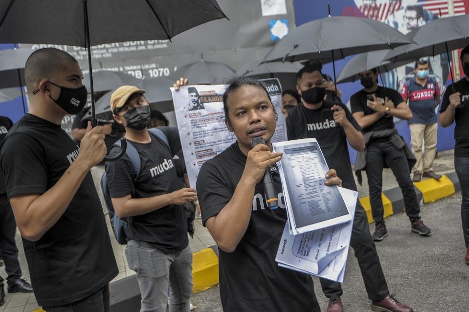 Muda co-founder Amir Abdul Hadi speaks to the media during a press conference at the Dang Wangi LRT station in Kuala Lumpur January 5, 2020. — Picture by Shafwan Zaidon