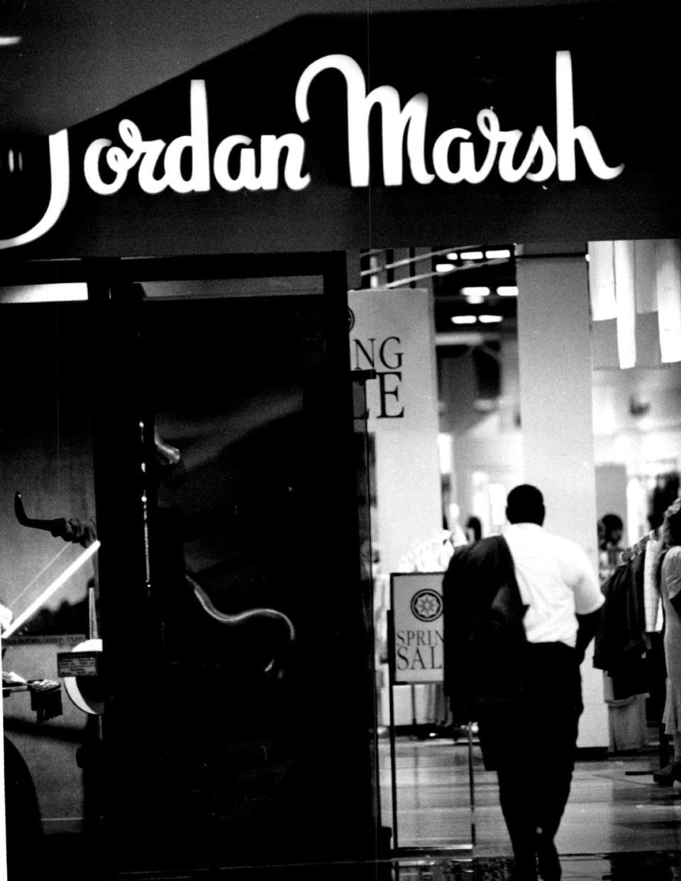 In 1991, third-floor entrance to Jordan Marsh at the Omni next to the restaurant.