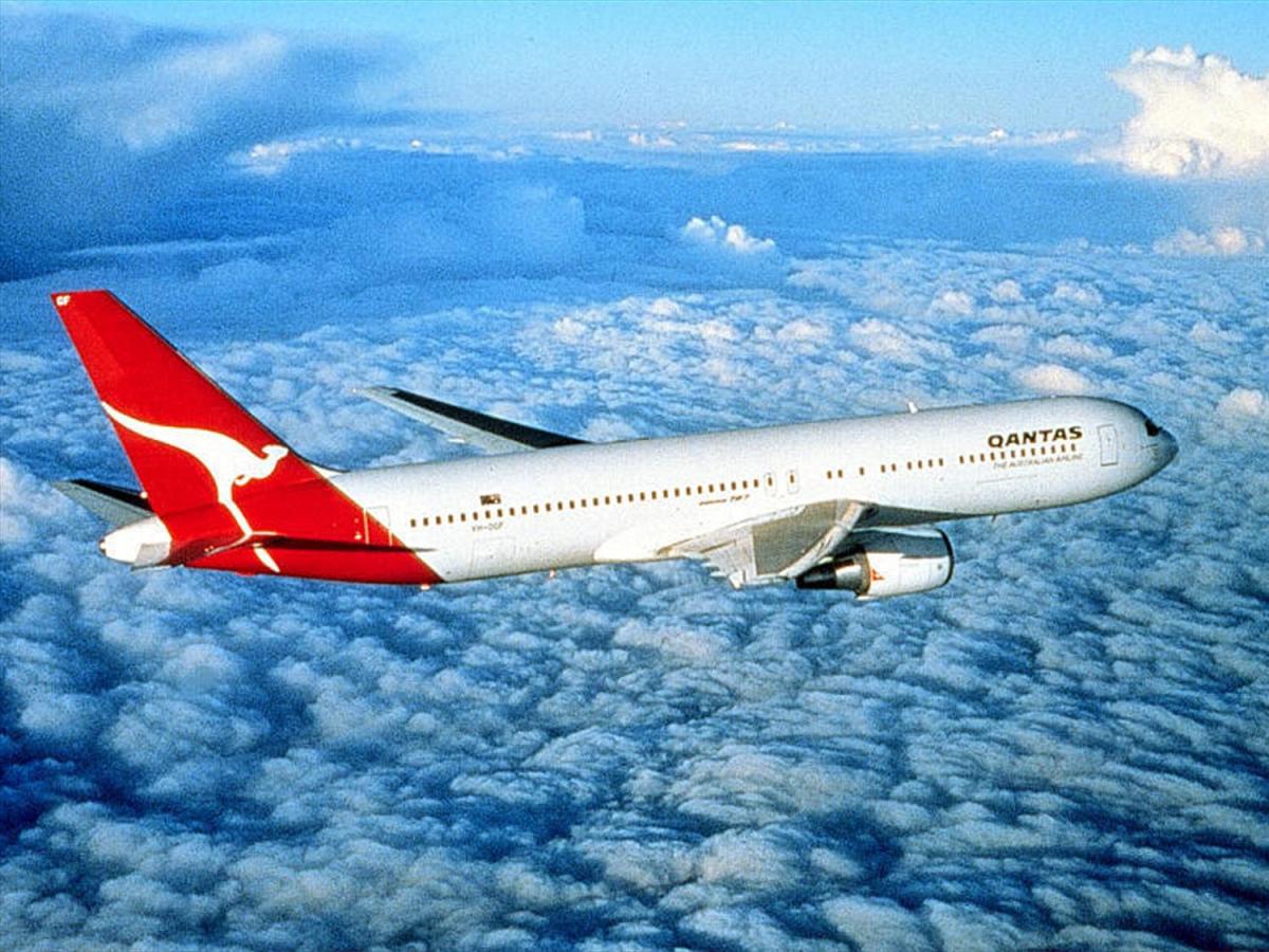 Qantas apologizes for showing a film containing nudity and sexts throughout the flight