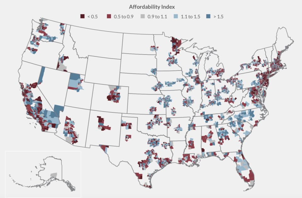 The researchers use an index to illustrate the availability of affordable housing within school districts. A 1 means that there is enough rental property within a district to meet the needs of low-income families in the community. Less than 1 means there’s a shortage and values over 1 mean there is a higher concentration of affordable housing options. The gold dots represent “barrier borders” — lines where the least accessible districts meet those with the most affordable housing. The map displays the affordability index for the 200 largest metro areas in the U.S. (Bellwether Education Partners)