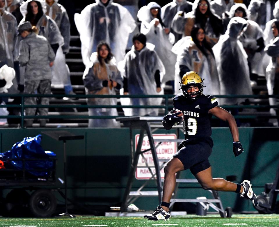 Abilene High wide receiver Ryland Bradford runs for a touchdown against El Paso Hanks during Thursday’s 5A Div. I bi-district playoff in Abilene.