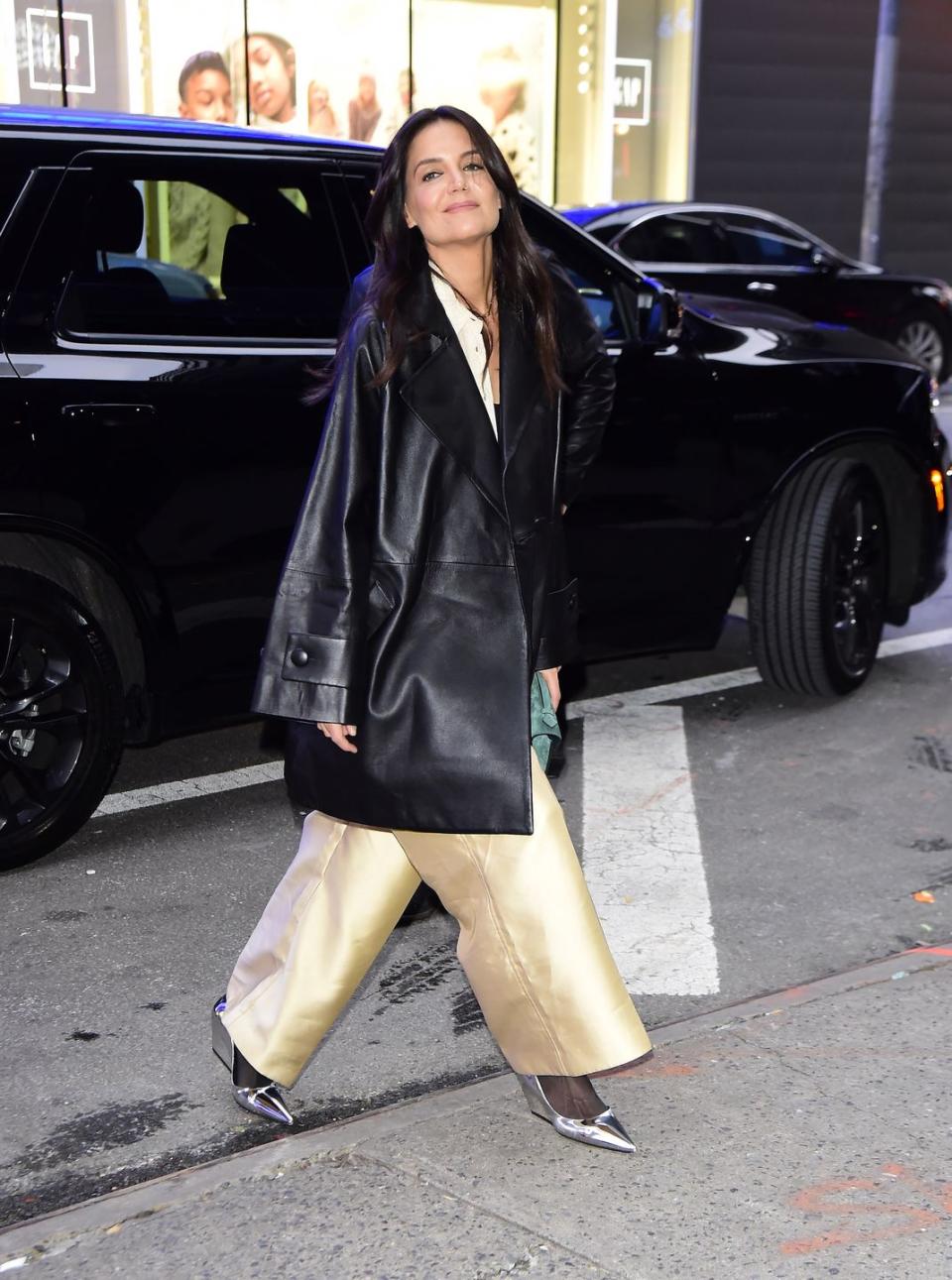 new york, ny january 11 actress katie holmes is seen outside 