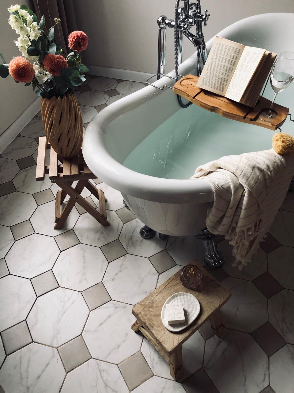 The Best Bathtub Trays for an At-Home Spa Day