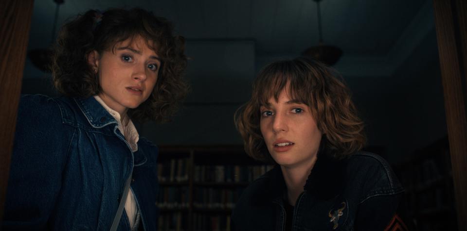 Natalia Dyer and Maya Hawke in Stranger Things Season 4