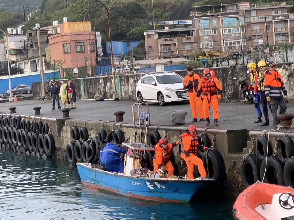 <strong>基隆發生釣客墜海事故。（圖／中天新聞）</strong>