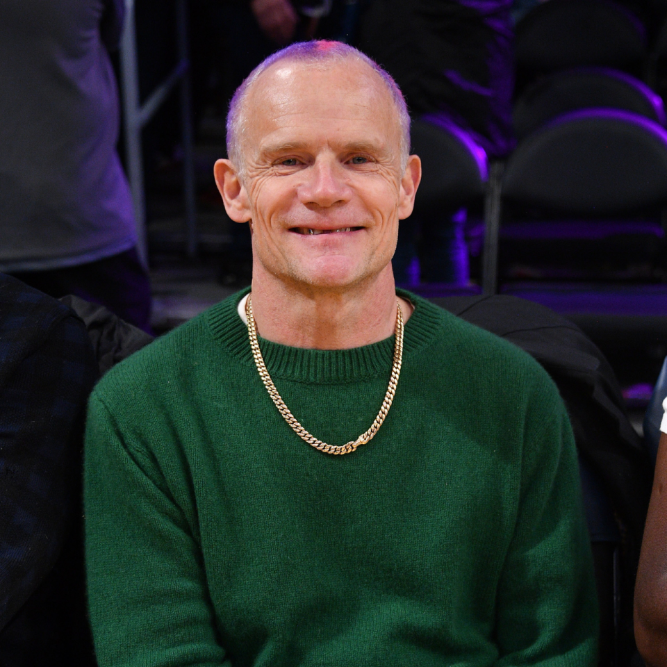 Flea attends a lakers game 2023