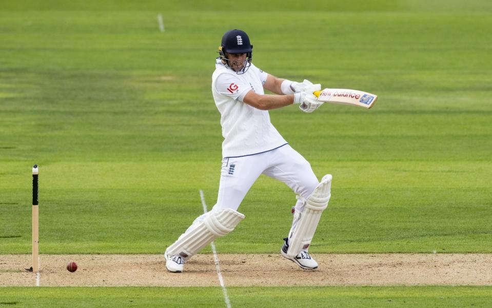 Joe Root plays a cut