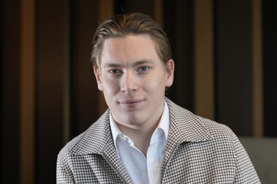 Klaus Mäkelä, new director of the Chicago Symphony Orchestra, poses for a portrait Wednesday, March 20, 2024, at the Mandarin Oriental in New York. (AP Photo/Frank Franklin II)