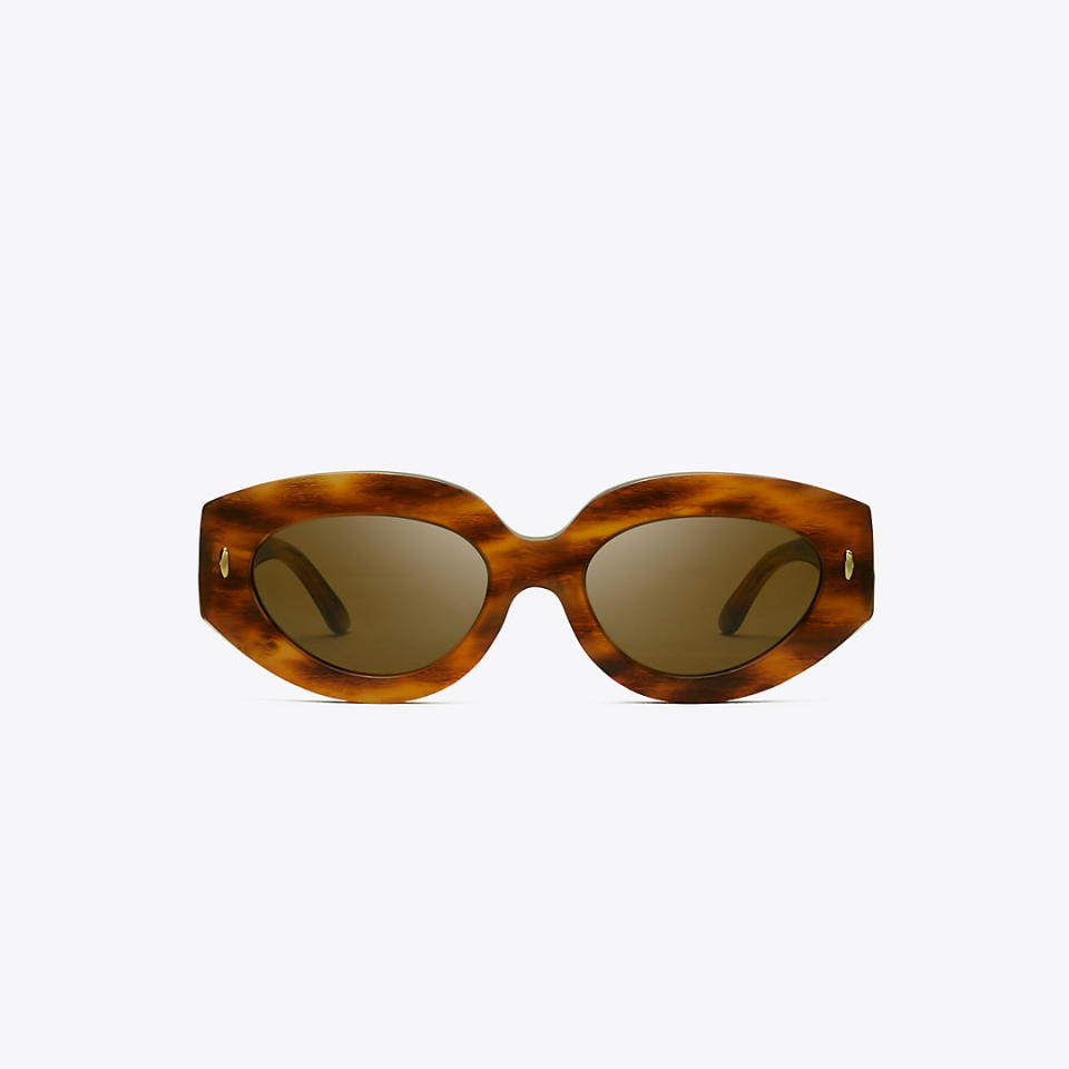 <p><a href="https://go.redirectingat.com?id=74968X1596630&url=https%3A%2F%2Fwww.toryburch.com%2Fen-us%2Faccessories%2Fsunglasses-eyewear%2Fmiller-oversized-cat-eye-sunglasses%2FTY7171U.html&sref=https%3A%2F%2Fwww.townandcountrymag.com%2Fstyle%2Ffashion-trends%2Fg42998995%2Ftory-burch-sale%2F" rel="nofollow noopener" target="_blank" data-ylk="slk:Shop Now;elm:context_link;itc:0;sec:content-canvas" class="link ">Shop Now</a></p><p>Miller Oversized Cat-Eye Sunglasses</p><p>$139.00</p><p>toryburch.com</p><span class="copyright">Tory Burch</span>