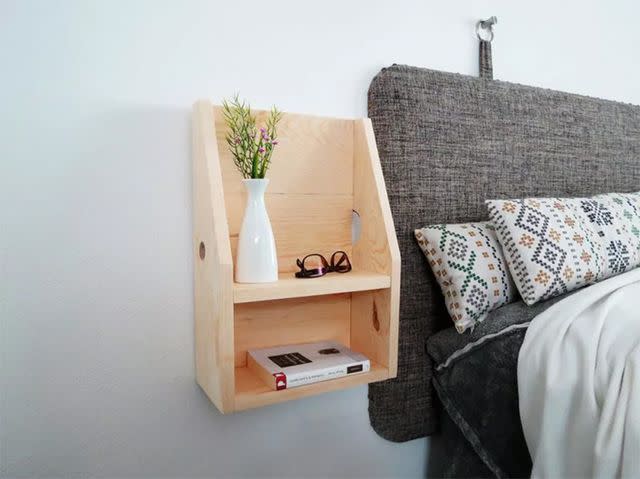 <p><a href="https://www.ohohdeco.com/build-floating-nightstand/" data-component="link" data-source="inlineLink" data-type="externalLink" data-ordinal="1">Oh Oh Deco</a></p>
