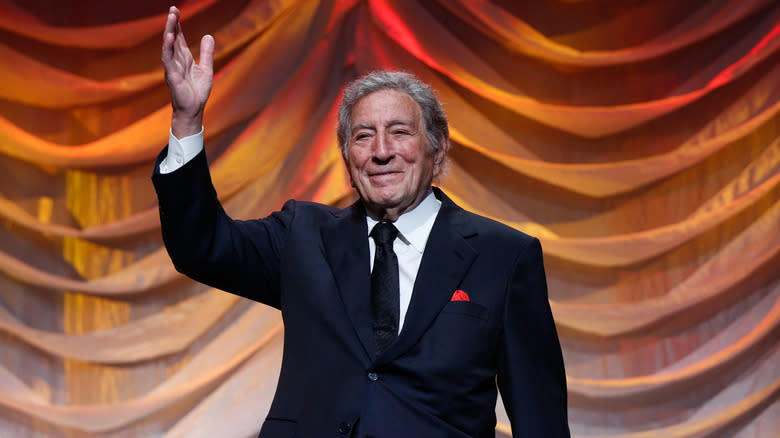 Tony Bennett smiling and waving