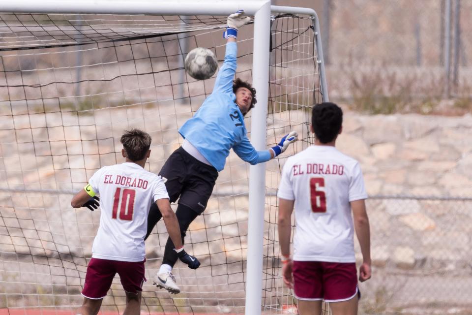 El Dorado's Zaid Diaz (10) scores at a District 1-6A boys soccer game against Franklin Friday, March 17, 2023, at Franklin High School in El Paso, Texas.