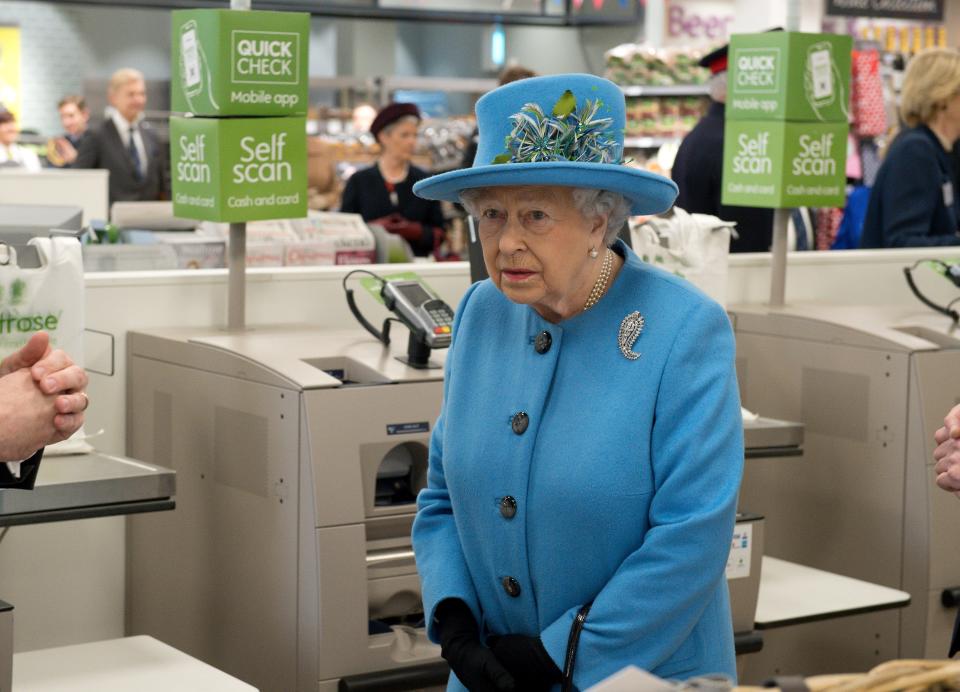 Queen Elizabeth at the checkout of a supermarket