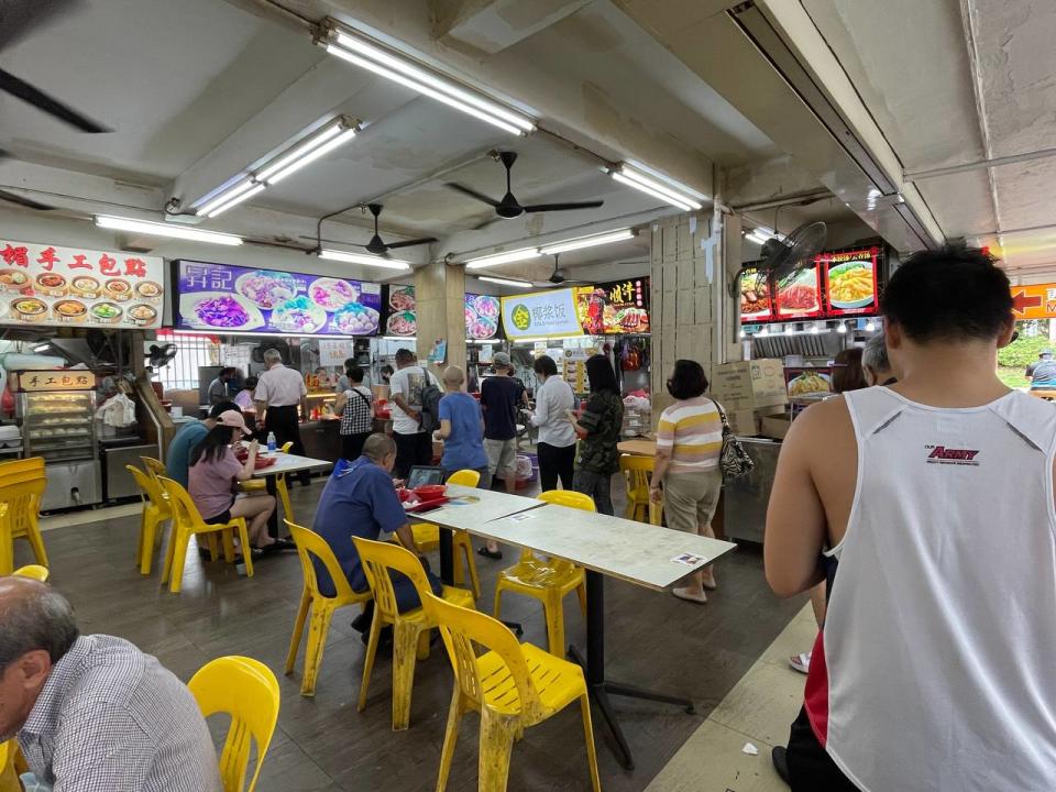 Sheng Ji Fishball Noodle 2 - queue