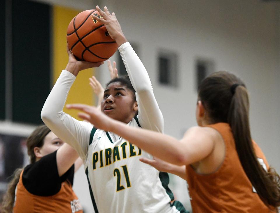 Rockport-Fulton's Lilith Solis shoots the ball against Beeville, Friday, Jan. 7, 2022, at Rockport-Fulton High School. Beeville won, 55-54.