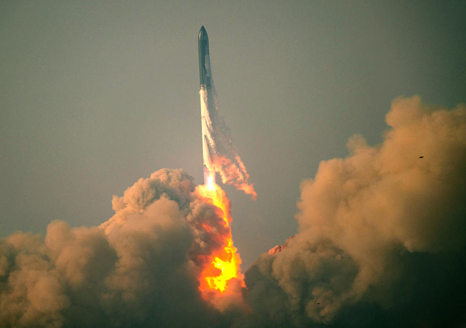 SOUTH PADREE ISLAND, TX – 20. APRIL: SpaceX-Raumschiff und superschwerer Raketenstart von Starbase am 20. April 2023 (Foto von Jonathan Newton/Washington Post via Getty Images)