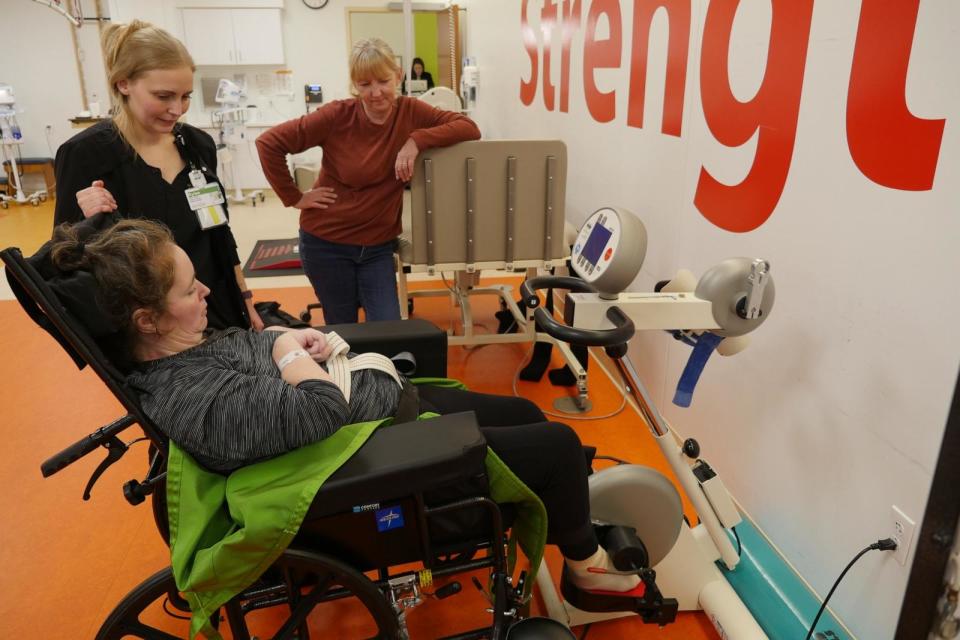 PHOTO: Jennifer Flewellen of Dowagiac, Michigan, is pictured during a physical therapy session at Mary Free Bed Rehabilitation in Grand Rapids, Mich. (Mary Free Bed Rehabilitation)