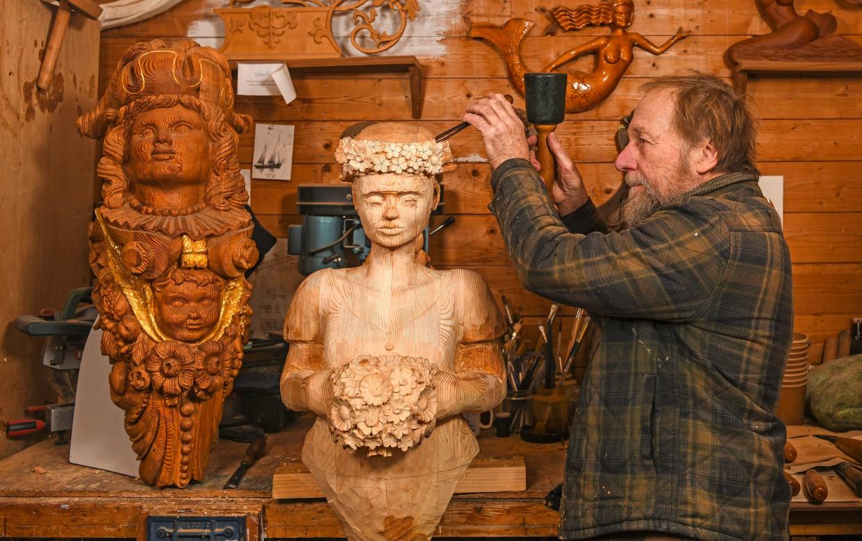 Andy Peters carving