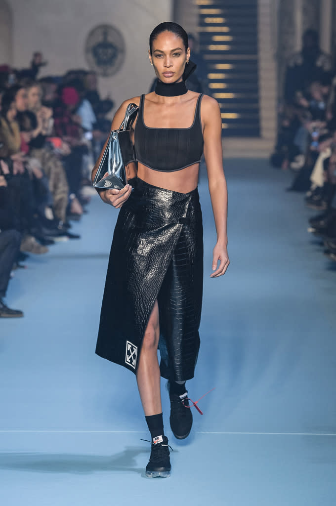 Jupe fendue en croco et brassière Off-White automne-hiver 2018