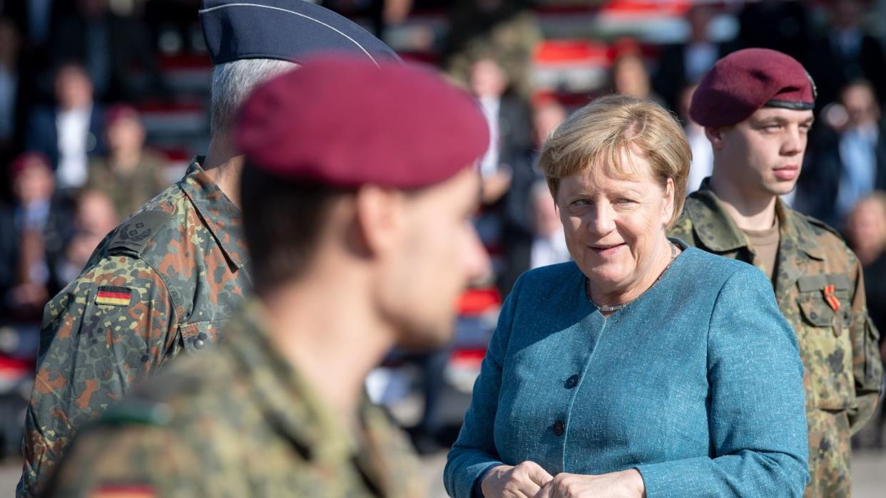 Bundeskanzlerin Angela Merkel beim Truppenbesuch in Seedorf.