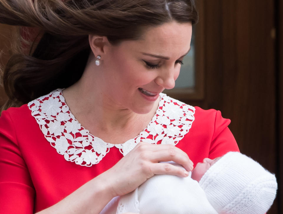 Catherine, Duchess of Cambridge departs the Lindo Wing with her newborn son, Prince Louis at St Mary's Hospital on April 23, 2018 in London, England. The Duchess safely delivered a son at 11:01 am, weighing 8lbs 7oz, who will be fifth in line to the throne.  (Photo by Samir Hussein/WireImage)