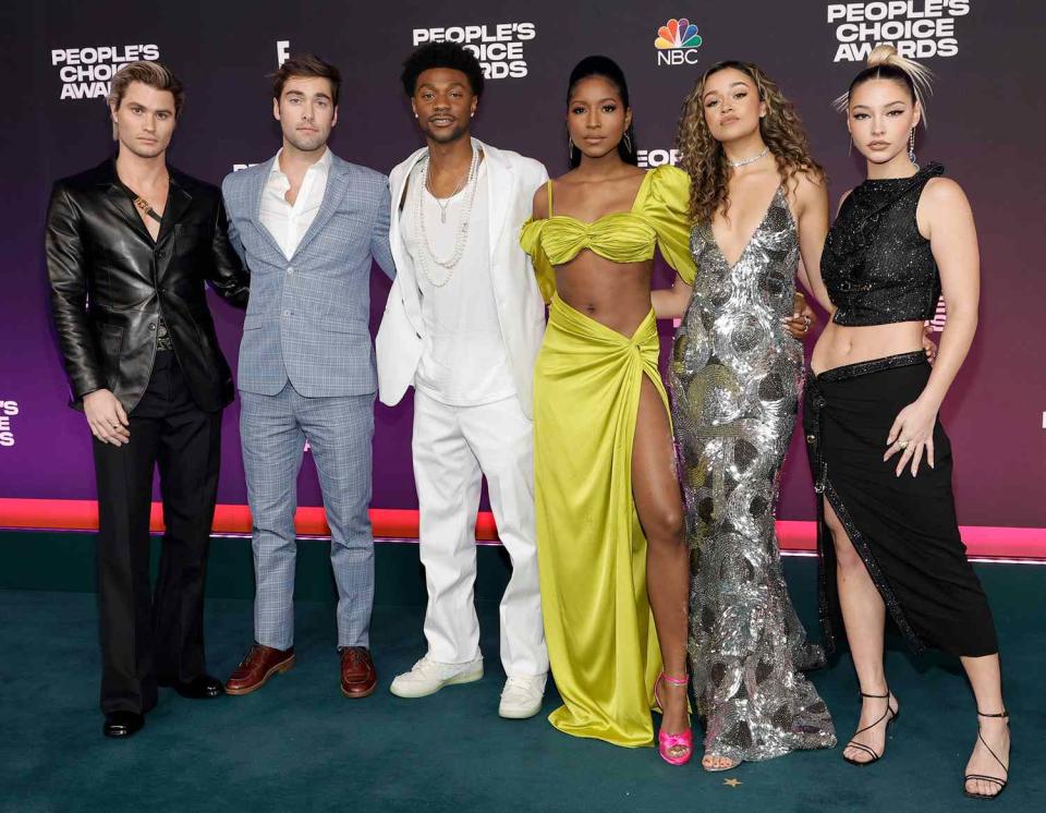 Chase Stokes, Austin North, Jonathan Daviss, Carlacia Grant, Madison Bailey, and Madelyn Cline attend the 47th Annual People's Choice Awards at Barker Hangar on December 07, 2021 in Santa Monica, California