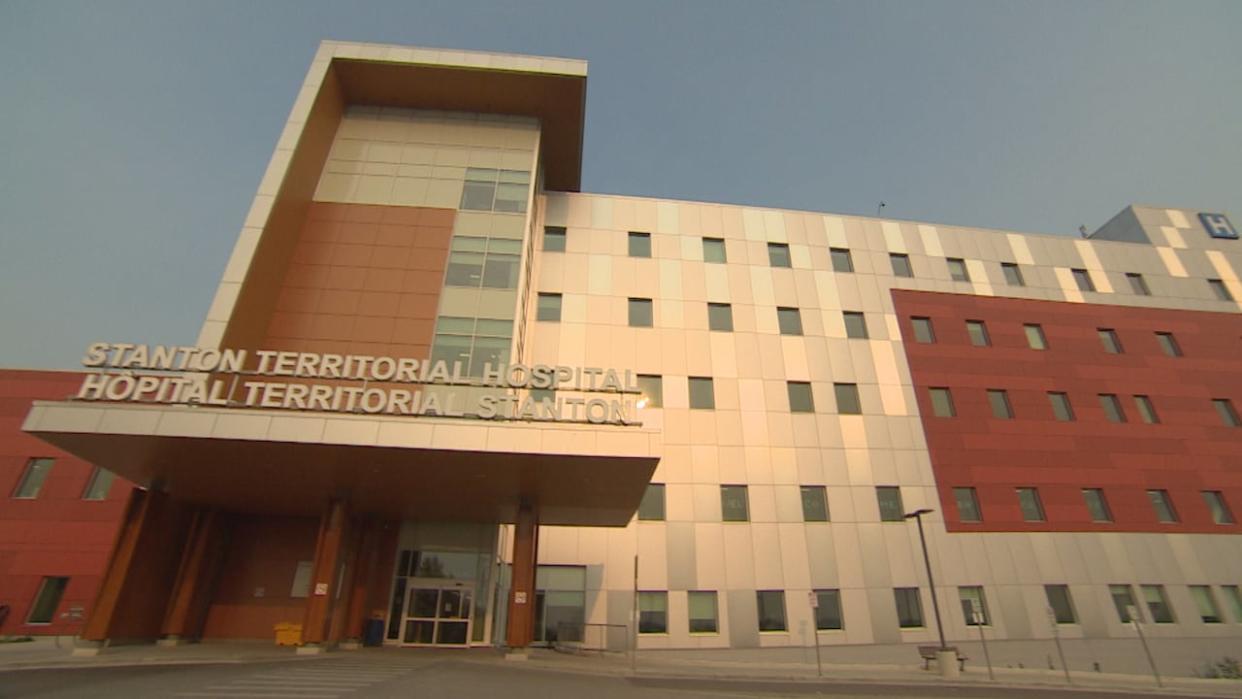 The Stanton Territorial Hospital in Yellowknife. The N.W.T. government and the Union of Northern Workers are currently engaged in bargaining on a new collective agreement. (Samuel Martin/CBC - image credit)