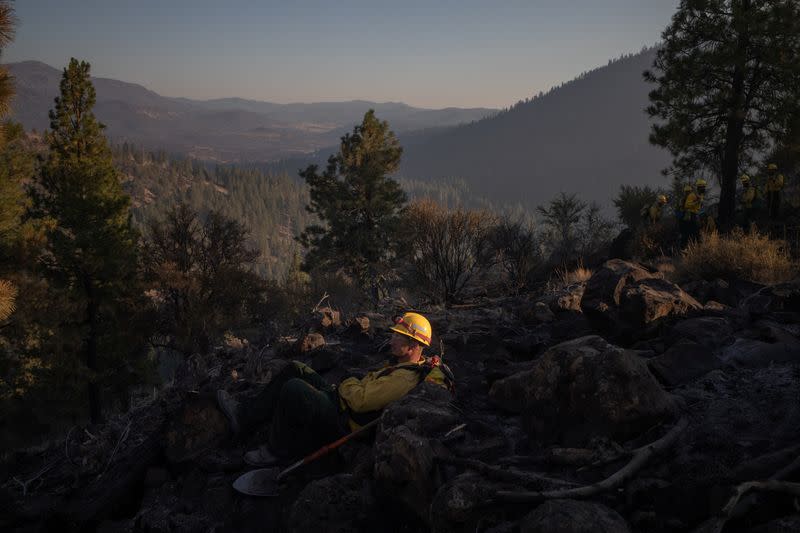 The Wider Image: Oregon inmates find redemption in fighting wildfires