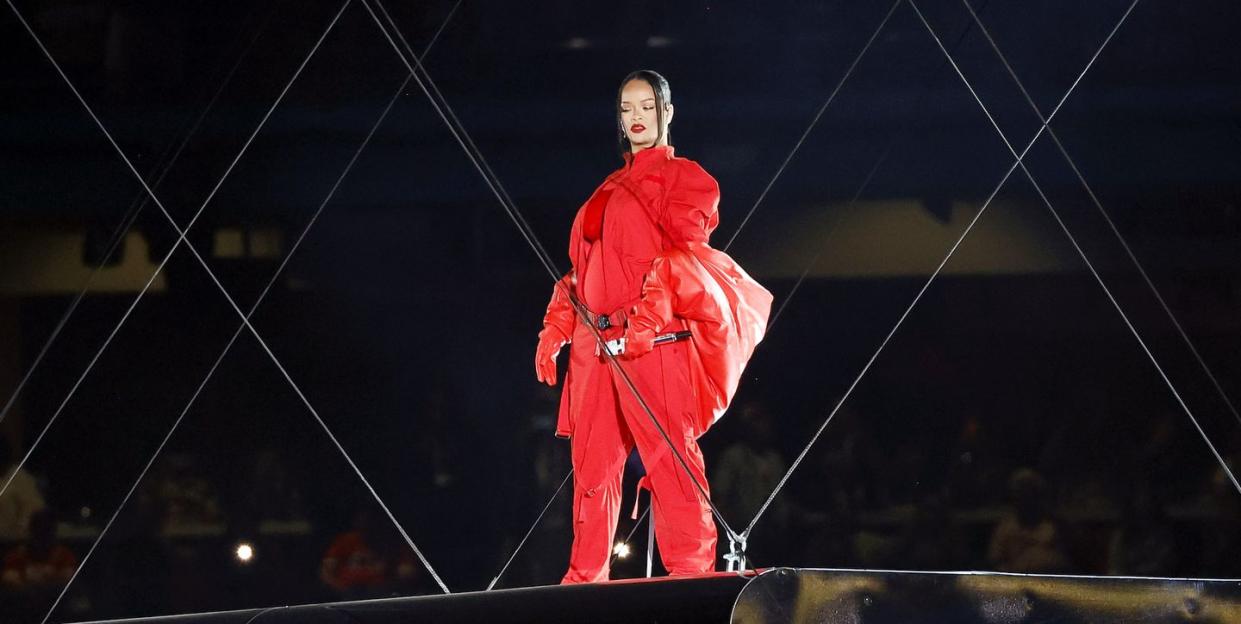 glendale, arizona february 12 rihanna performs onstage during the apple music super bowl lvii halftime show at state farm stadium on february 12, 2023 in glendale, arizona photo by mike coppolagetty images