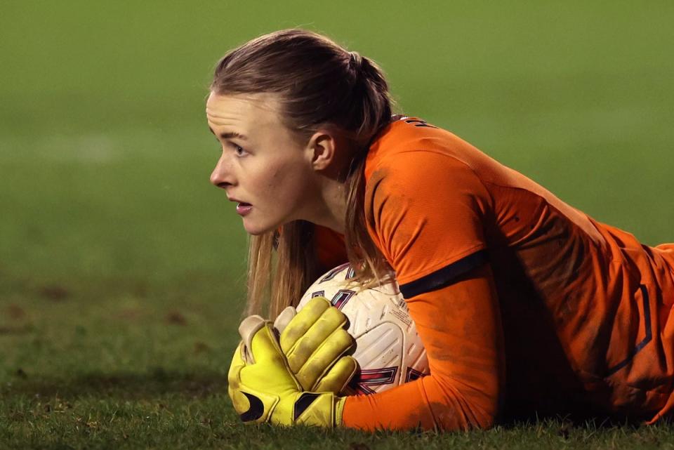 A goleira do Aston Villa, Hannah Hampton, também foi chamada de volta por Sarina Wiegman (Getty Images).